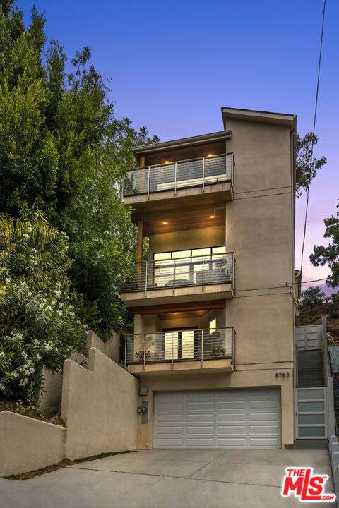 8783 Lookout Mountain Avenue, Los Angeles, CA 90046