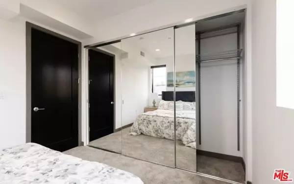 Los Angeles, CA 90004,552 N Hobart Boulevard #208