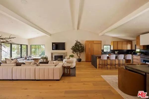 Los Angeles, CA 90046,8628 Edwin Drive