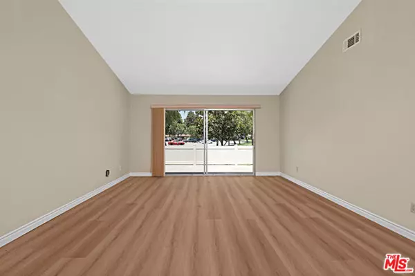 Camarillo, CA 93012,25126 Village 25