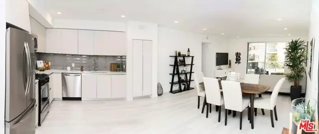 Los Angeles, CA 90049,625 S BARRINGTON Avenue #108