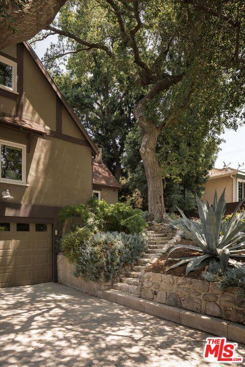 Glendale, CA 91208,1767 Hillside Drive