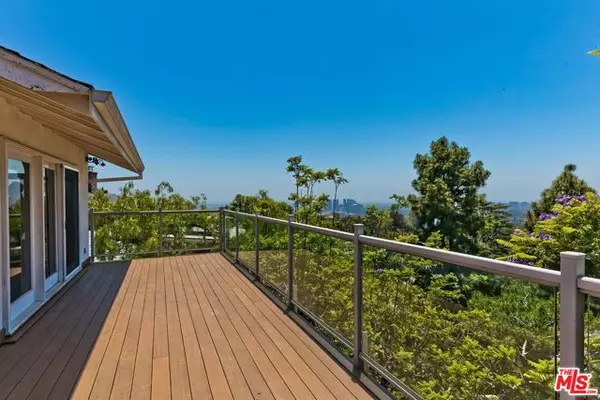 Beverly Hills, CA 90210,9354 Claircrest Drive