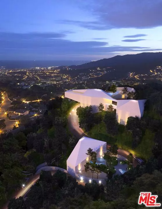 Los Angeles, CA 90046,1830 N Sierra Bonita Avenue