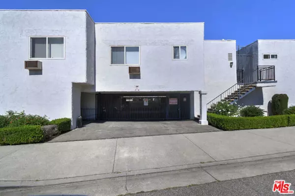 Northridge (los Angeles), CA 91325,9301 Darby Avenue