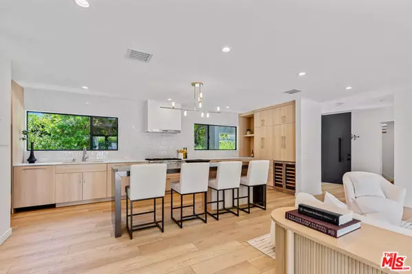 Los Angeles, CA 90049,13301 Westcove Drive