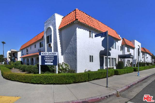 9301 Darby Avenue, Northridge (los Angeles), CA 91325