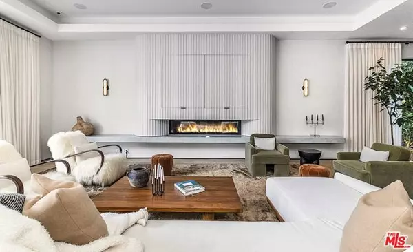 Los Angeles, CA 90049,324 S Medio Drive