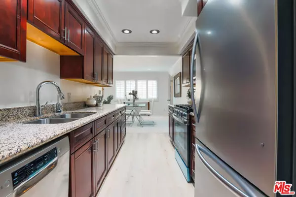 6700 Hillpark Drive #204, Los Angeles, CA 90068