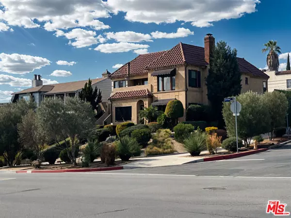 1303 S RIMPAU, Los Angeles, CA 90019