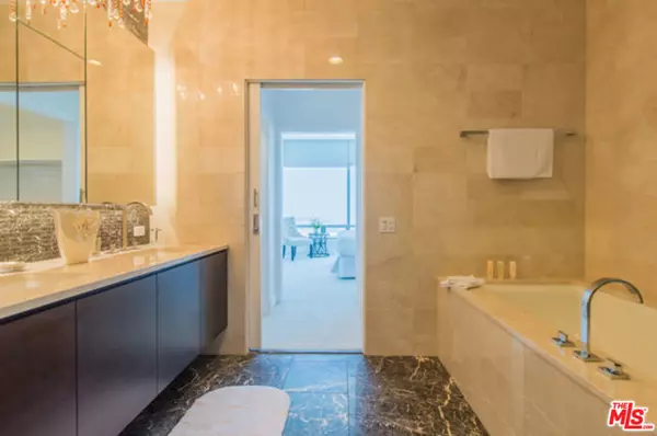 Los Angeles, CA 90015,900 W Olympic Boulevard #39E