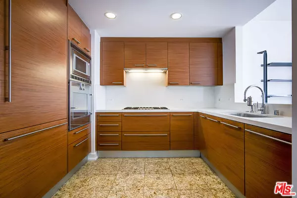 Los Angeles, CA 90015,900 W Olympic Boulevard #31G