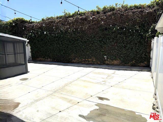 Inglewood, CA 90305,3712 Carrington Court
