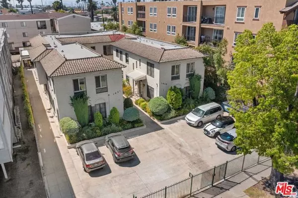 Los Angeles, CA 90019,1415 S St Andrews Place