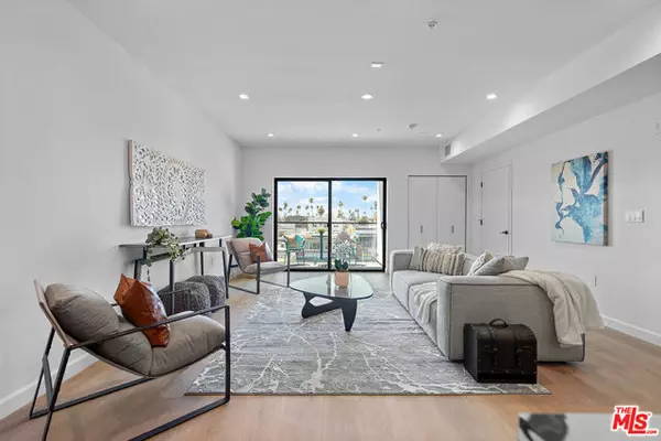 Los Angeles, CA 90010,321 S Oxford Avenue #301