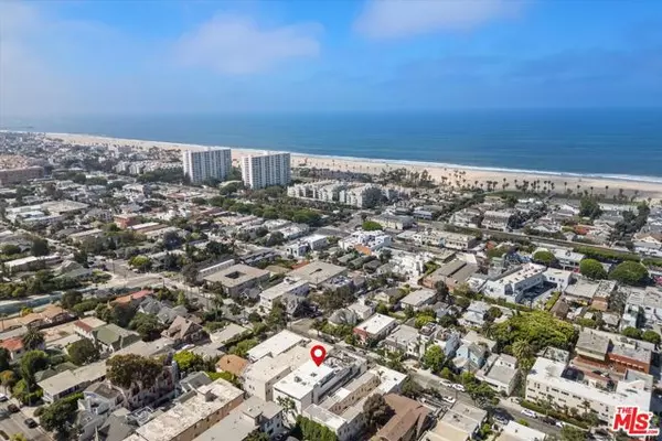 2431 3rd Street #2, Santa Monica, CA 90405
