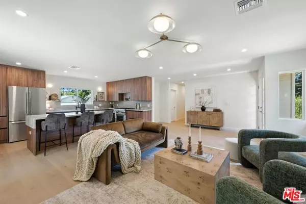 Encino (los Angeles), CA 91436,15727 Hartsook Street
