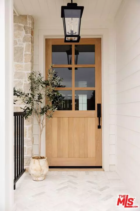 Los Angeles, CA 90045,8363 Stewart Avenue