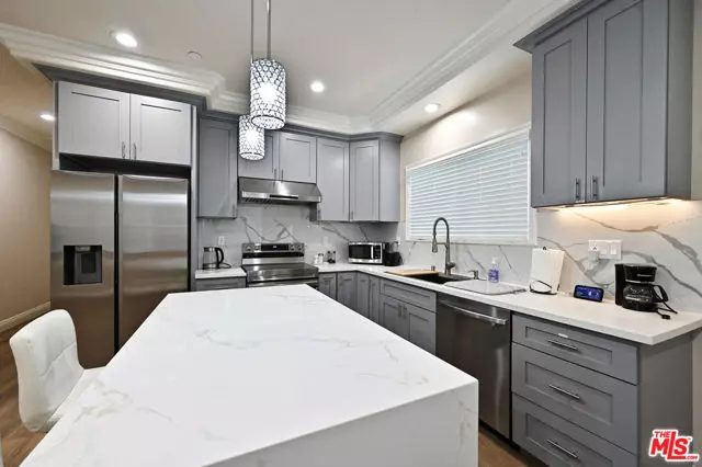 2030 S. Chapel Avenue, Alhambra, CA 91801