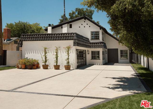 5271 Woodlake Avenue, Woodland Hills (los Angeles), CA 91367