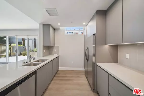 West Hollywood, CA 90046,1223 N Hayworth Avenue #4