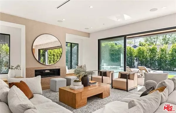 Valley Village, CA 91607,4453 Gentry Avenue