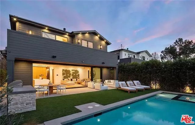 Valley Village, CA 91607,4453 Gentry Avenue