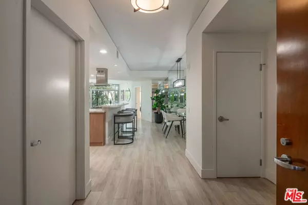 Marina Del Rey, CA 90292,13650 Marina Pointe Drive #403