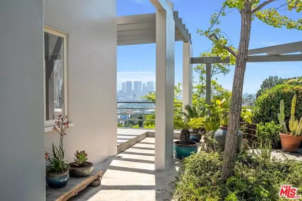 Los Angeles, CA 90069,1394 Miller Drive