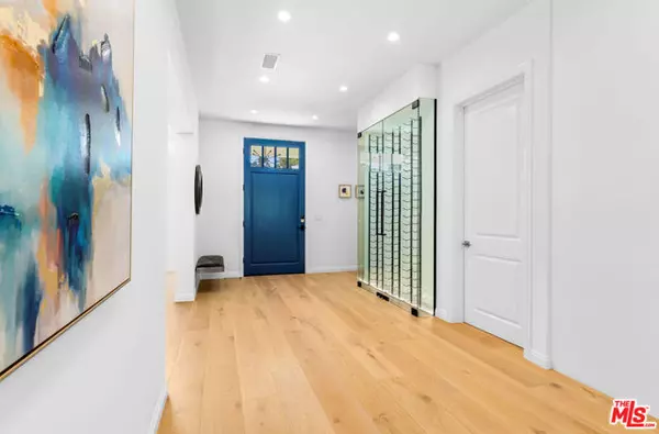 Los Angeles, CA 90049,530 S Bentley Avenue