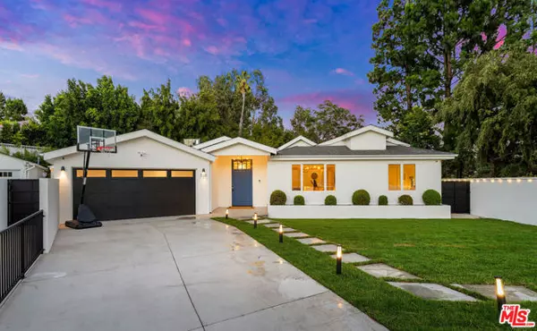 Los Angeles, CA 90049,530 S Bentley Avenue