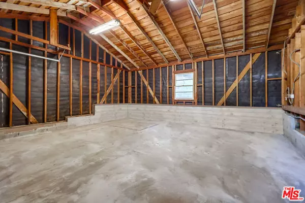 Sunland (los Angeles), CA 91040,7951 Glenties Lane