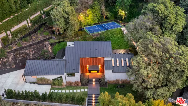 Los Angeles, CA 90077,10560 Dolcedo Way