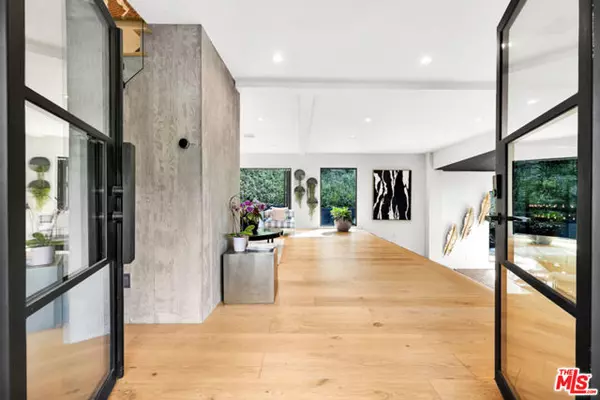 Los Angeles, CA 90077,10560 Dolcedo Way