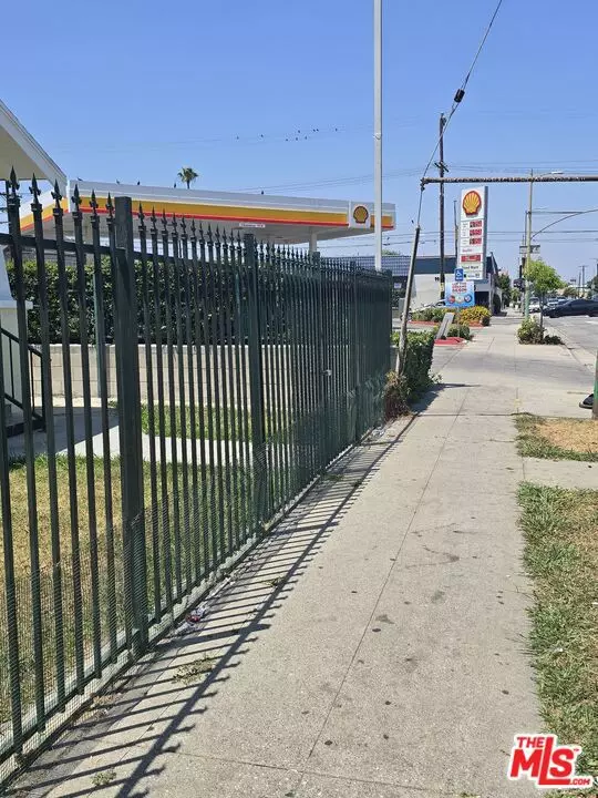 Los Angeles, CA 90037,5415 S Normandie Avenue