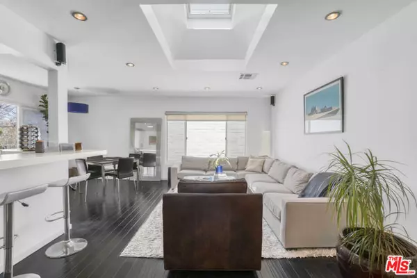 West Hollywood, CA 90046,8231 De Longpre Avenue