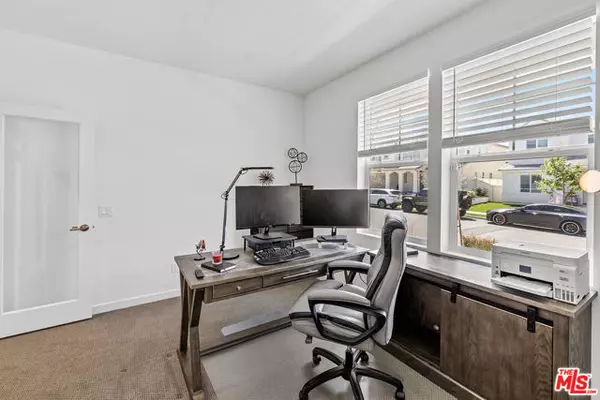 Santa Clarita, CA 91350,18113 Tableau Way