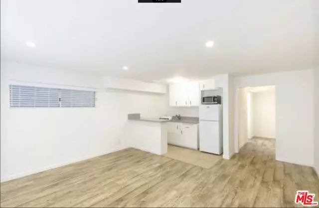 West Hollywood, CA 90046,1261 N Laurel Avenue #21