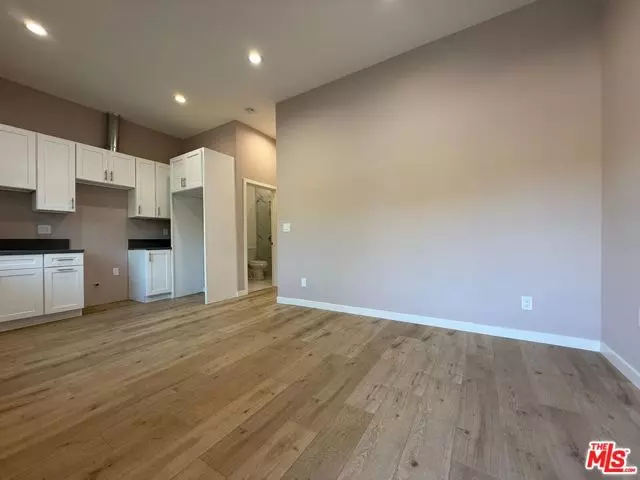 Sunland (los Angeles), CA 91040,10212 Kalua Drive