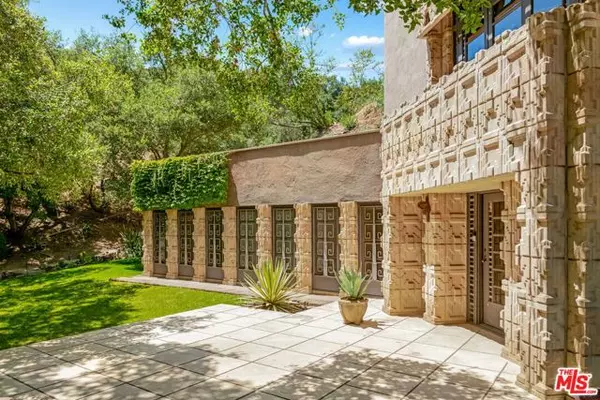 Glendale, CA 91206,2535 E Chevy Chase Drive