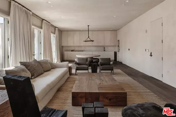 23500 Park Sorrento #C34, Calabasas, CA 91302