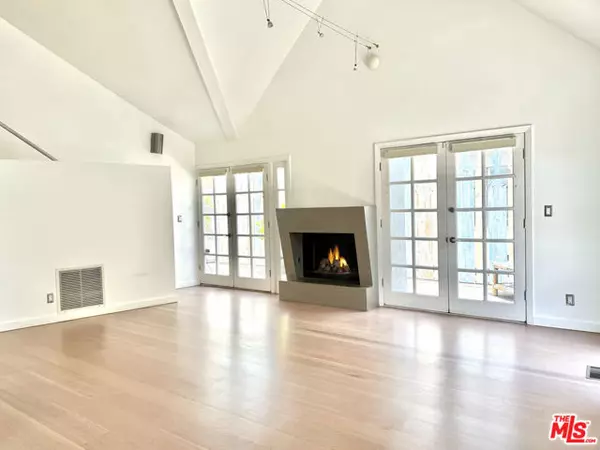 West Hollywood, CA 90046,1153 N Poinsettia Place