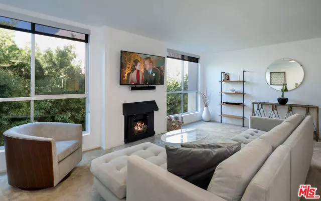 West Hollywood, CA 90069,927 N Kings Road #317