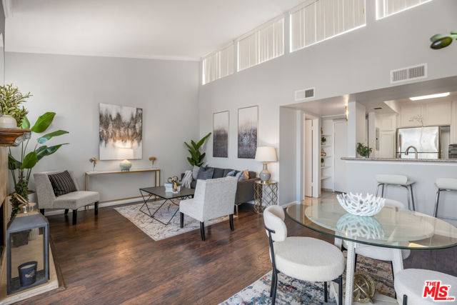 Encino (los Angeles), CA 91316,5325 Newcastle Avenue #327