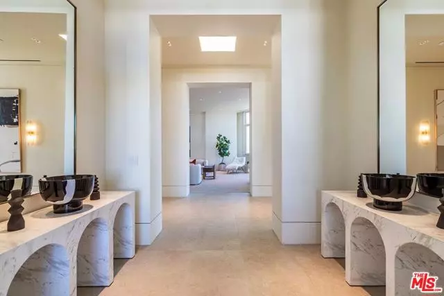 Beverly Hills, CA 90210,455 N Palm Drive #PH