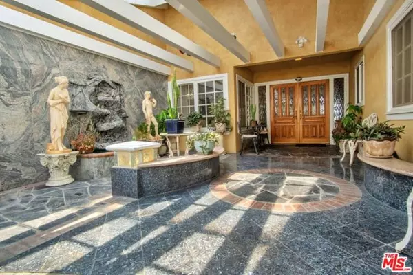 Los Angeles, CA 90027,5222 Los Franciscos Way