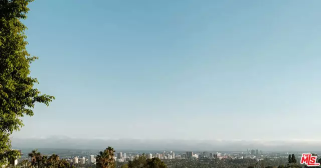 Beverly Hills, CA 90210,1705 Summitridge Drive