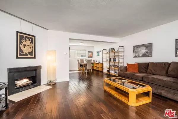 Tarzana (los Angeles), CA 91356,18550 Hatteras Street #32