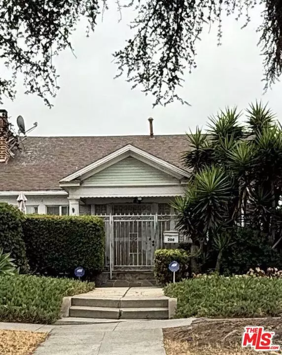 206 N Hobart Boulevard, Los Angeles, CA 90004