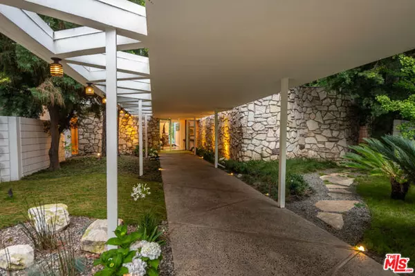 1010 N Rexford Drive, Beverly Hills, CA 90210